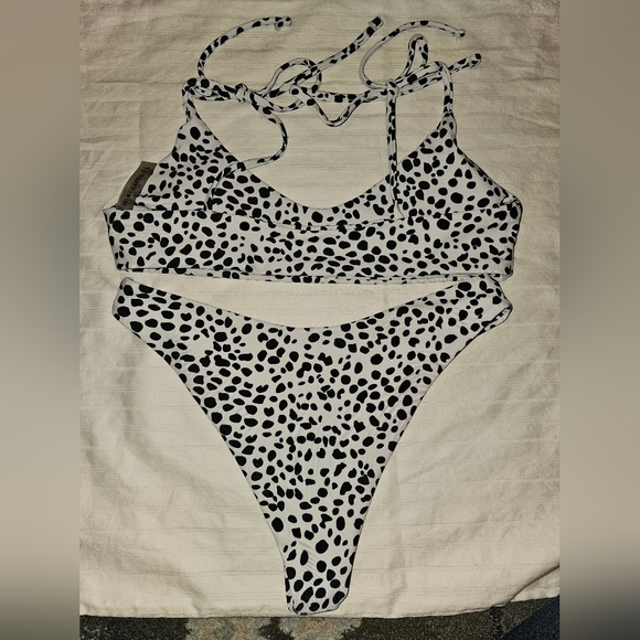 ZAFUL 2pc.Bathing Suit Black & White sz S "K" - Picture 4 of 7